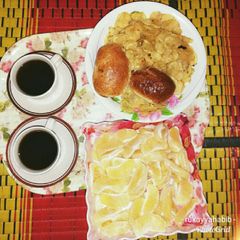 A picture of Fried potato with black tea.