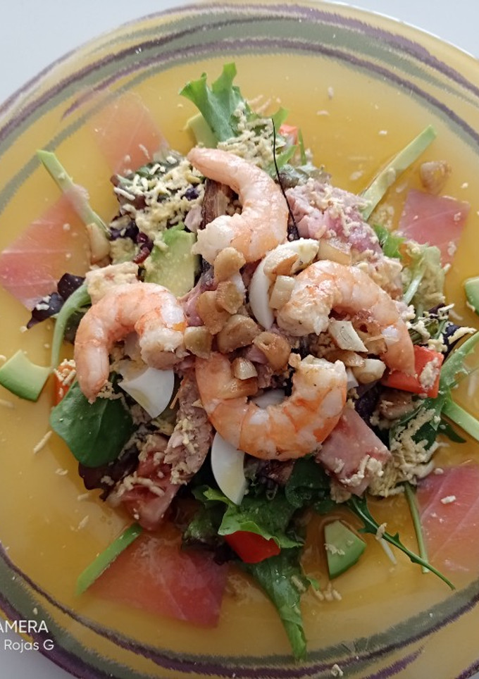 Una foto de Ensalada de langostinos