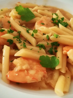 Foto principal de Macarrones con langostinos en salsa de soja