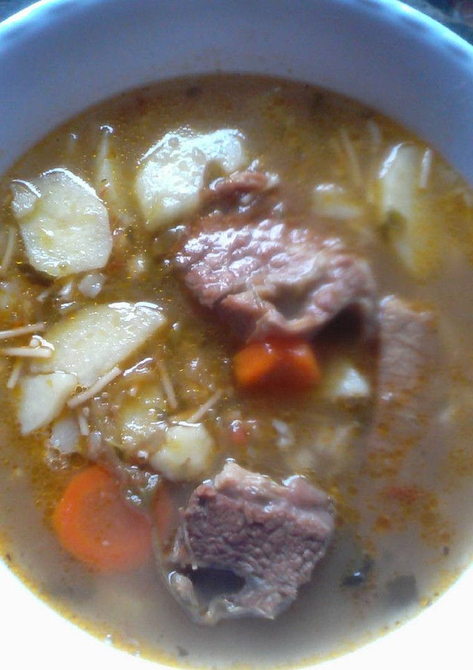 Una foto de Sopa de costilla de res
