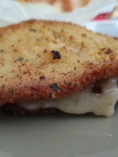Una foto de Filetes de lomo empanado con queso havarti