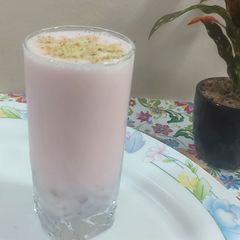 A picture of Ice apple shake/refreshing yummy healthy drink.