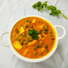 A picture of Matar Paneer Masala.