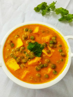 A picture of Matar Paneer Masala.