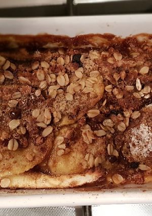 A picture of Apple crumble with oat flour.