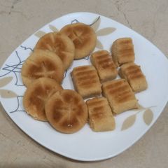 A picture of Diet biscuits with custard flavour 🫓 🫓.