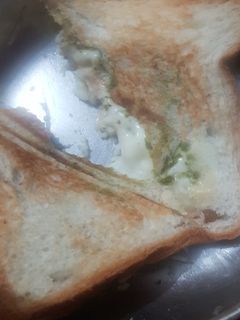 ચીઝ સેન્ડવીચ (Cheese Sandwich Recipe In Gujarati) રેસીપી મુખ્ય ફોટો