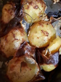 Tejben sült fűszeres burgonya recept fotója