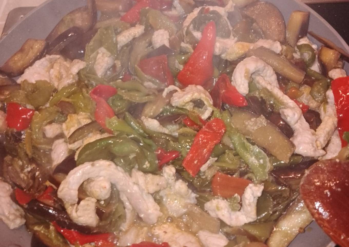 Salteado de lomo con verduras