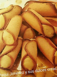 Una foto de Canutillos rellenos de crema