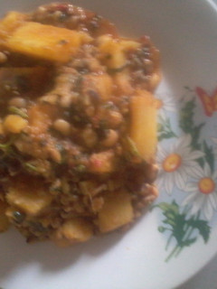 A picture of Beans and Yam porridge.