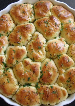 A picture of Pull Apart Garlic Bread.