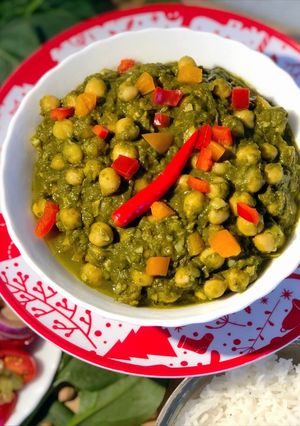 A picture of Chole Palak Curry Chickpea Spinach Curry Lunch Dinner Recipe.