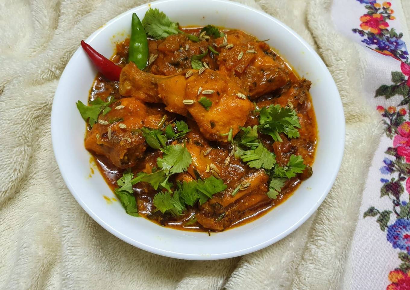 Chicken Curry with Fennel Seeds and Kasoori Methi