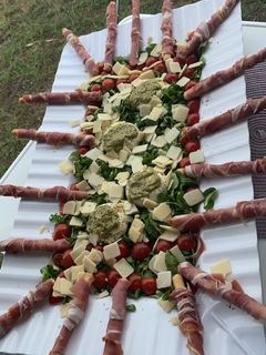 Une photo de Salade burrata jambon de parme