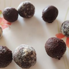 A picture of Oat Cashew Chocolate Truffles.
