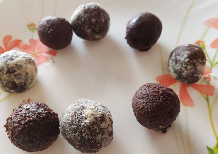 Simple Way to Prepare Homemade Oat Cashew Chocolate Truffles