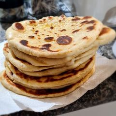A picture of Naan.