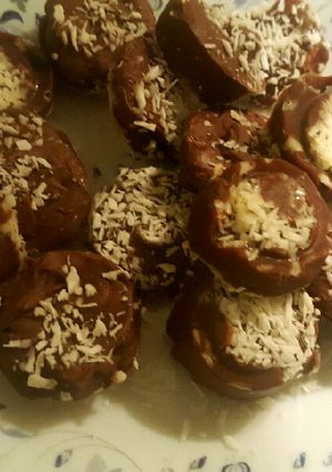 A picture of Homemade Nutella chocolate coconut buttons😍.