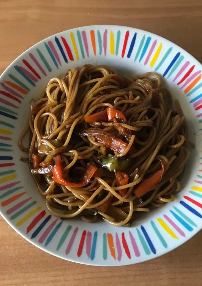 Una foto de Espaguetis con toque oriental