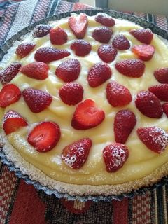 Una foto de Tarta de frutillas y crema pastelera