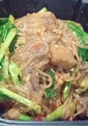 รูปของ เส้นบุกสาหร่ายผัดคะน้า, มันนม, พวงนม, เนื้อย่าง
