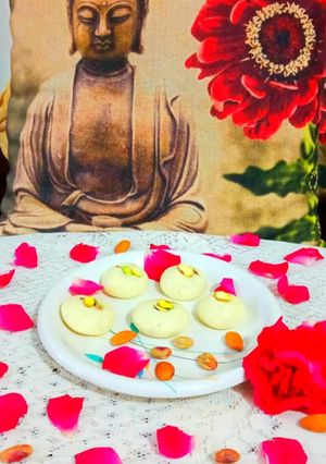 સંદેશ(Sandesh Recipe In Gujarati) રેસીપી મુખ્ય ફોટો