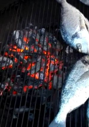 Una foto de Dorada a la brasa