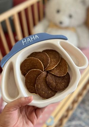 عکسی از دستور پنکیک موز و جو دوسر برای بچهها (بدون شکر و آرد)