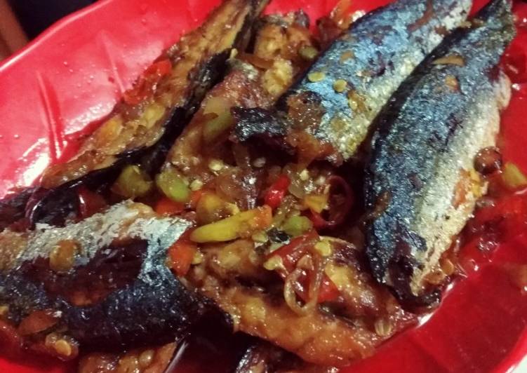 Tumis ikan cue