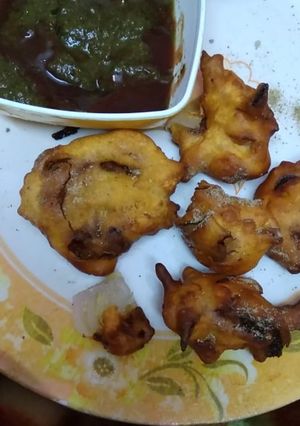 A picture of Onion Pakoda.