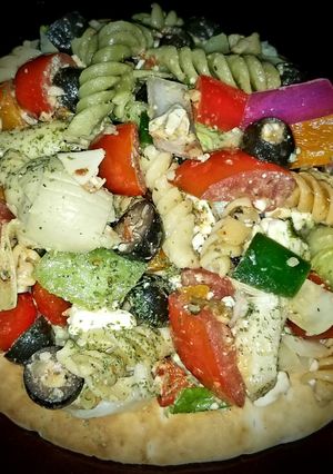 A picture of Mike's Chilly Greek Pita Salad.