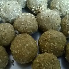 A picture of Til Gud Ladoo.
