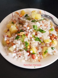 साबूदाना खिचड़ी(Sabudana khichdi recipe in Hindi) रेसिपी मुख्य फोटो