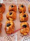 Mini rollitos de hojaldre con queso brie y sobrasada