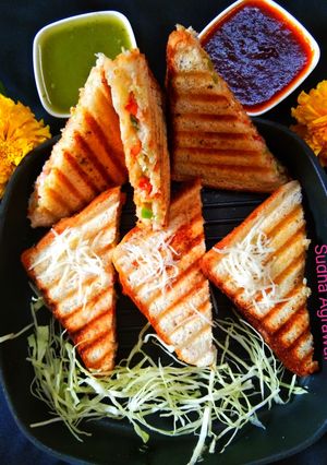 ग्रिल्ड वेज सैन्डविच (grilled veg sandwich recipe in Hindi) रेसिपी मुख्य फोटो