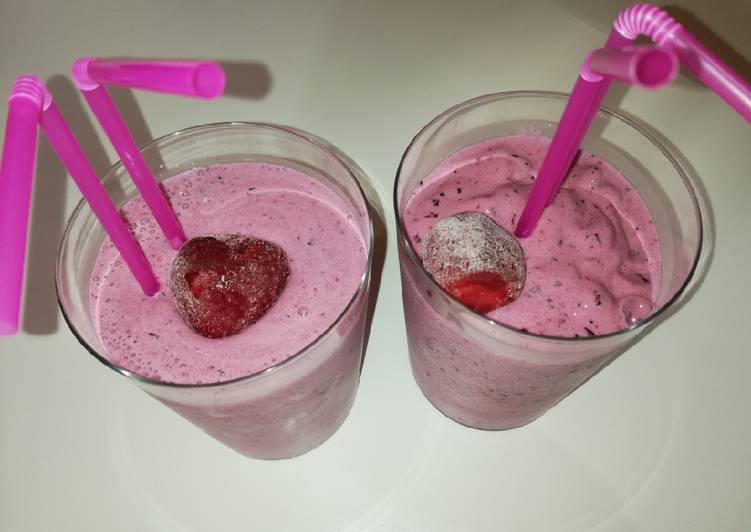 Smoothie de arándanos y fresas 🍓