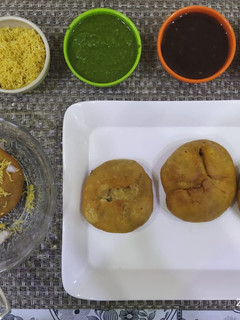 मूंग दाल कचोरी (Moong Dal Kachori recipe in hindi) रेसिपी मुख्य फोटो