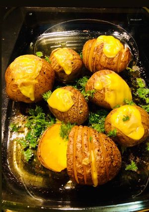 รูปของ Hasselback potatoes มันฝรั่งอบชีส