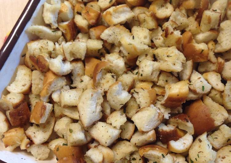 Simple Way to Prepare Ultimate Helge’s Pretzel Croutons