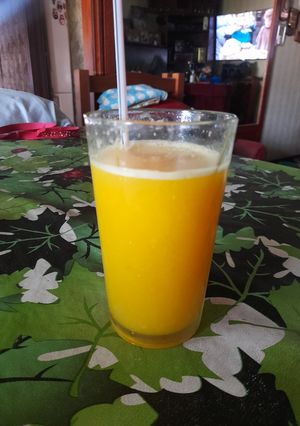 Una foto de Licuado de frutas con licuadora