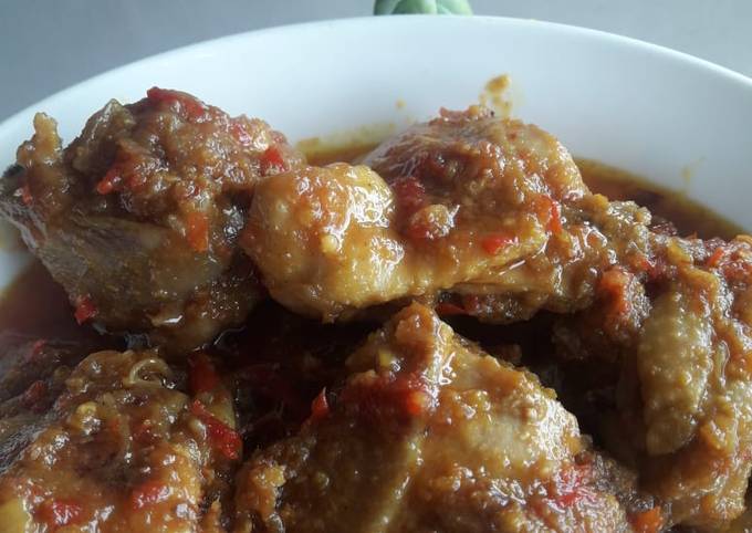 Langkah Mudah untuk Membuat Ayam kampung bumbu rujak pedas Anti Gagal