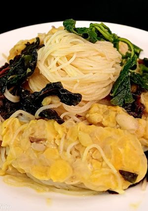 Hình của món Bún khô xào tempeh đậu gà.