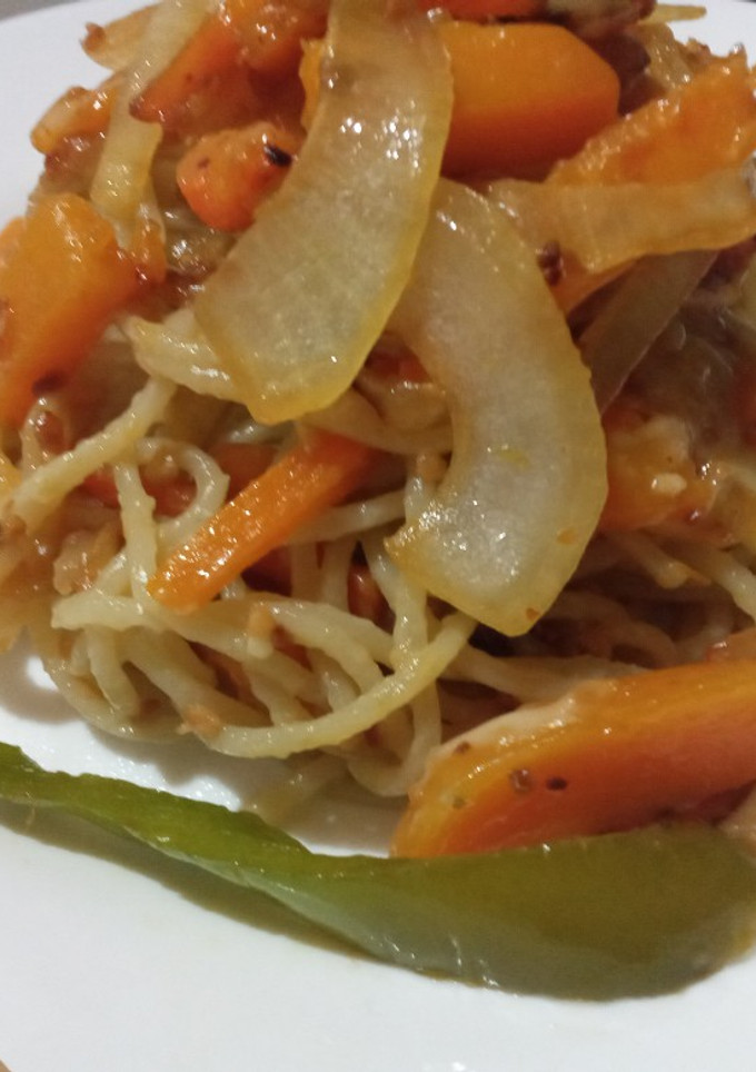 Una foto de Spaghetti con Verduras 🥬🥕🍅