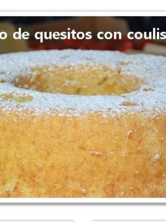Una foto de Bizcocho de quesitos con coulis de fresa (Thermomix)