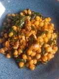 Garbanzos con espinacas y caballa