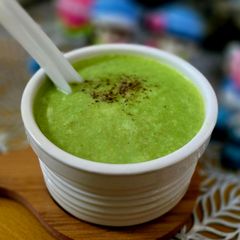 A picture of Green Garlic & Peas Soup.