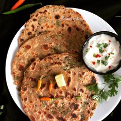 A picture of Stuffed Lachcha Paratha.