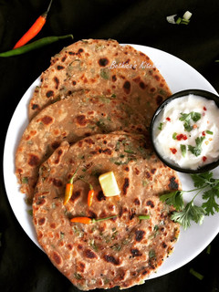 A picture of Stuffed Lachcha Paratha.