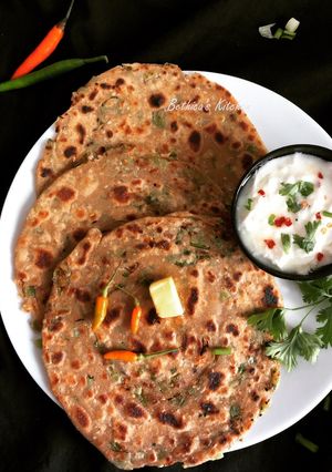 A picture of Stuffed Lachcha Paratha.